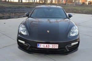 12.PORSCHE PANAMERA II 